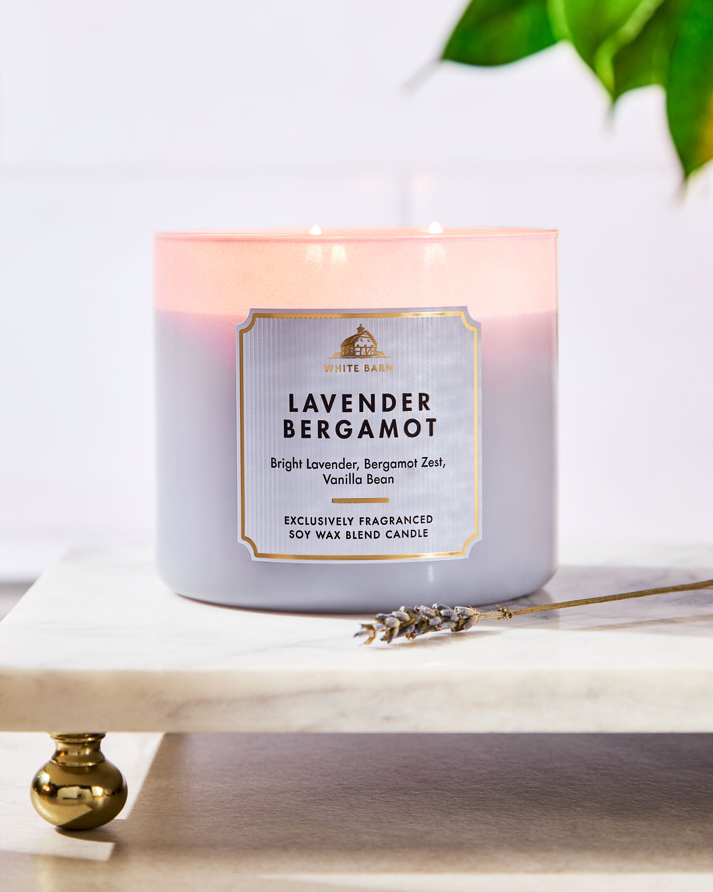 White Barn Candle - Thumbnail 5