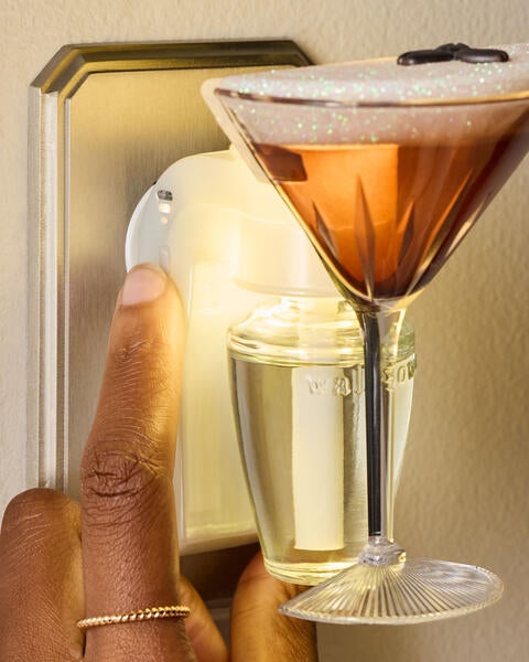 Espresso Martini Scent Control™ Nightlight Wallflowers Fragrance Plug