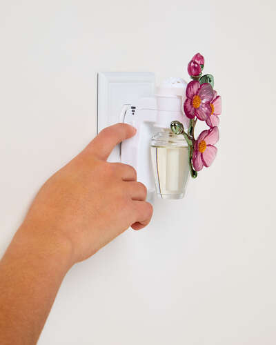 Fresh Blooms Scent Control&trade; Nightlight Wallflowers Fragrance Plug