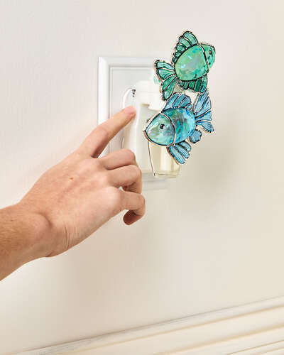 Fish Scent Control™ Nightlight Wallflowers Fragrance Plug