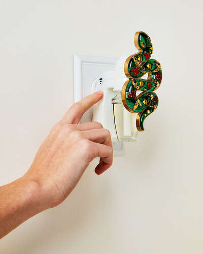 Snake Scent Control&trade; Nightlight Wallflowers Fragrance Plug