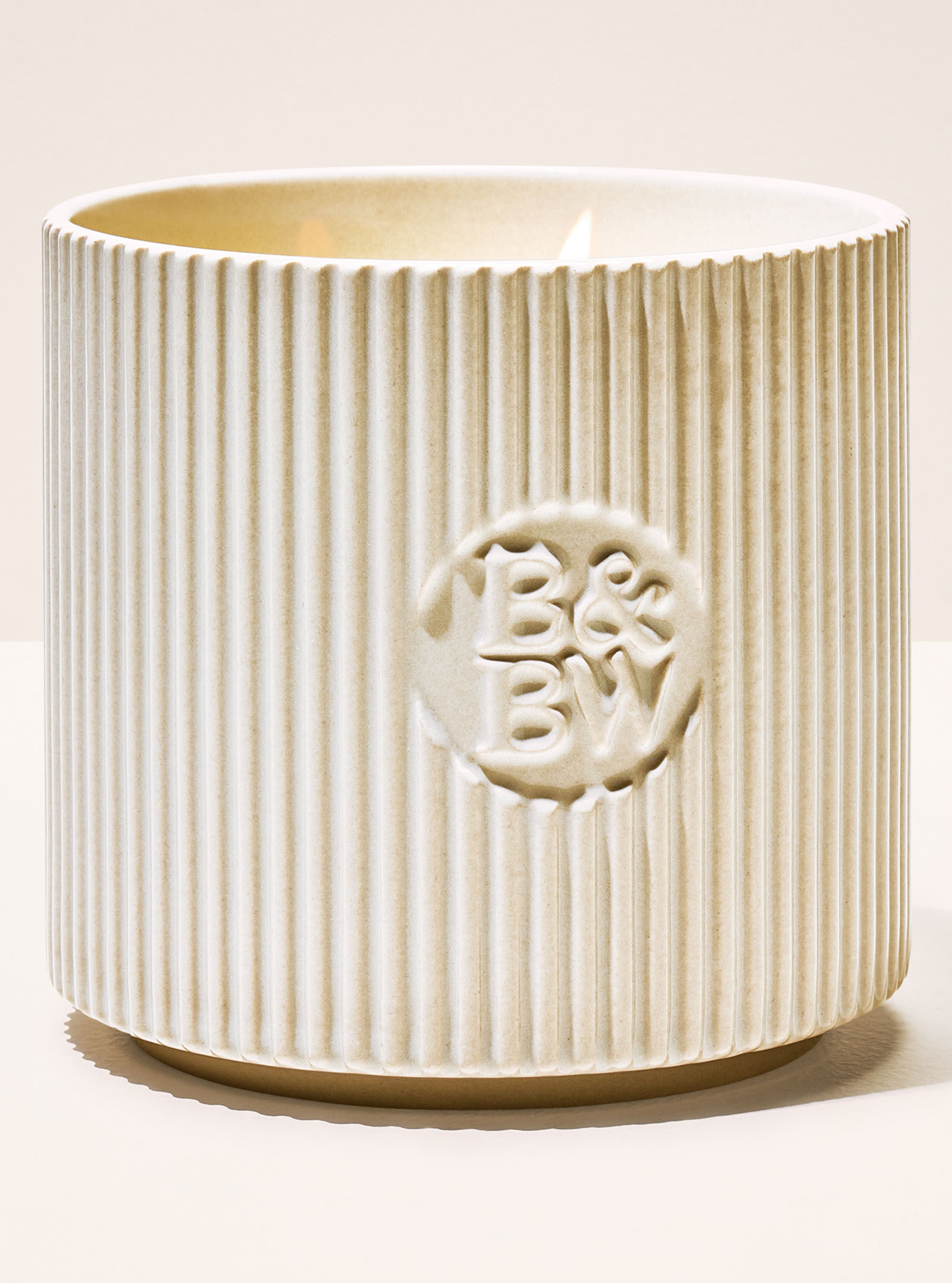 Bath & Body Works White Barn Vanilla Bean Candle
