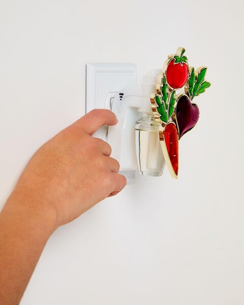 Veggie Cluster Scent Control™ Nightlight Wallflowers Fragrance Plug