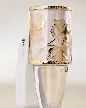 Floral Scent Control&trade; Nightlight Wallflowers Fragrance Plug