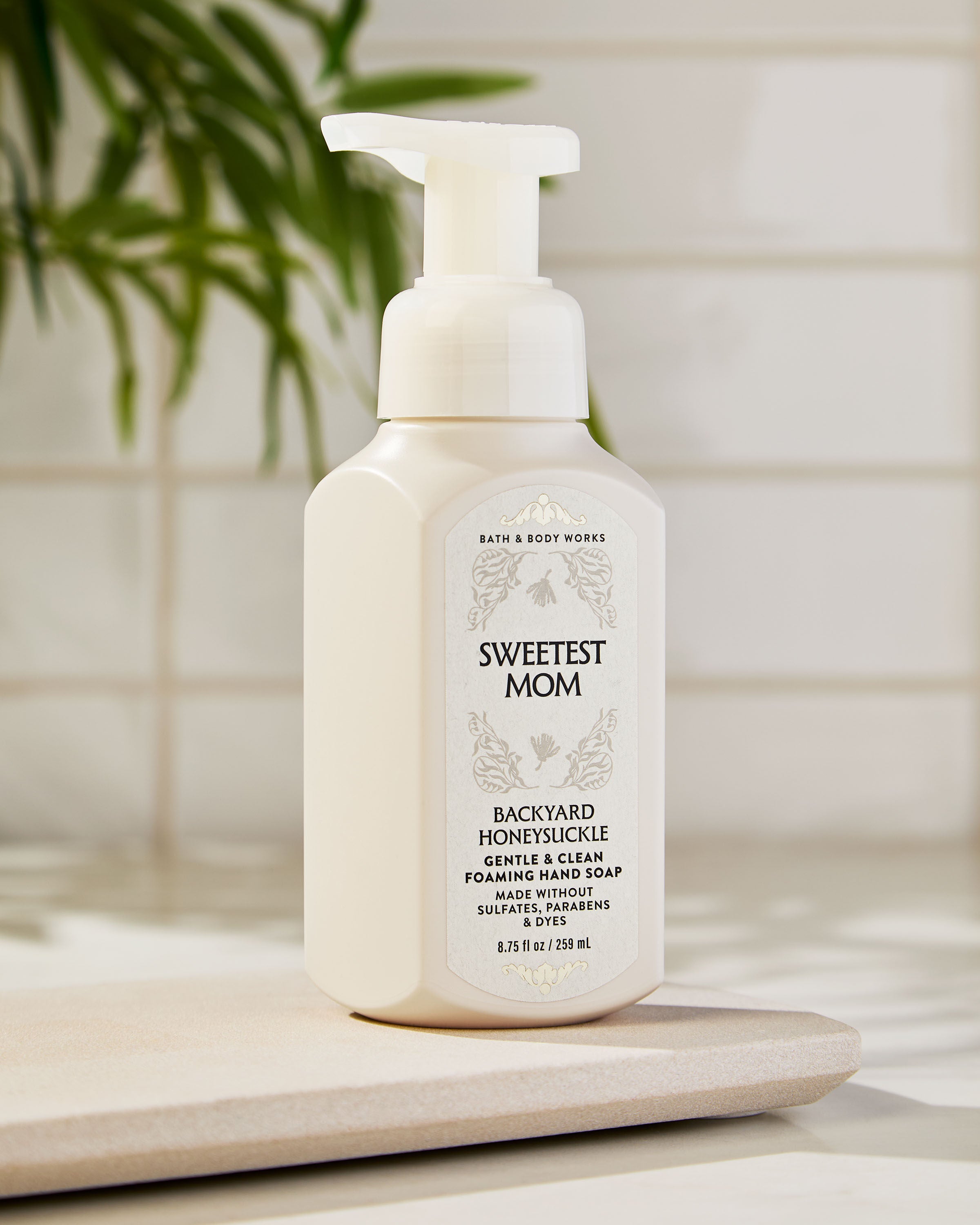 Backyard Honeysuckle Foaming Hand Soap | Bath & Body Works