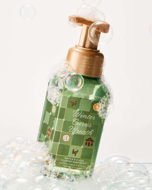 Winter Citrus Wreath Gentle & Clean Foaming Hand Soap