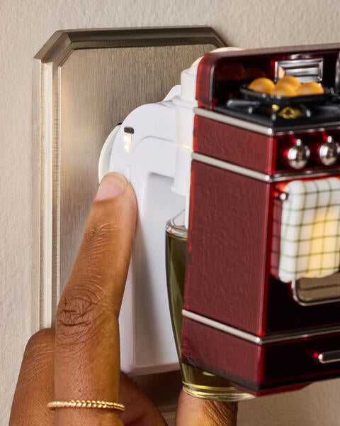 Holiday Oven Scent Control™ Nightlight Wallflowers Fragrance Plug