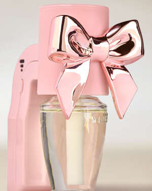 Bow Scent Control™ Wallflowers Fragrance Plug