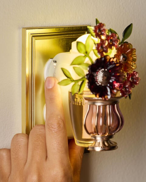 Vintage Blooms Scent Control™ Nightlight Wallflowers Fragrance Plug