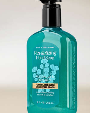Eucalyptus & Bergamot Revitalizing Gel Hand Soap