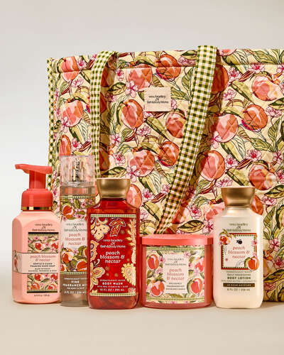 Vera Bradley Exclusive Tote Gift Bag Set