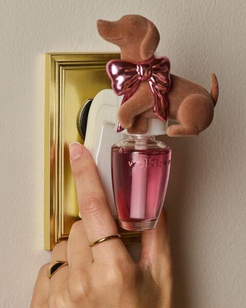 Dog with Bow Wallflowers Fragrance Plug