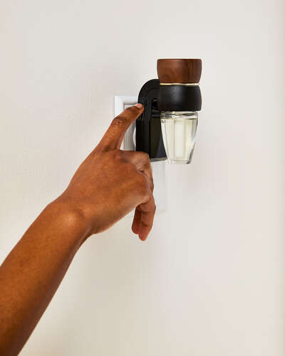 Black Hourglass Scent Control&trade; Wallflowers Fragrance Plug