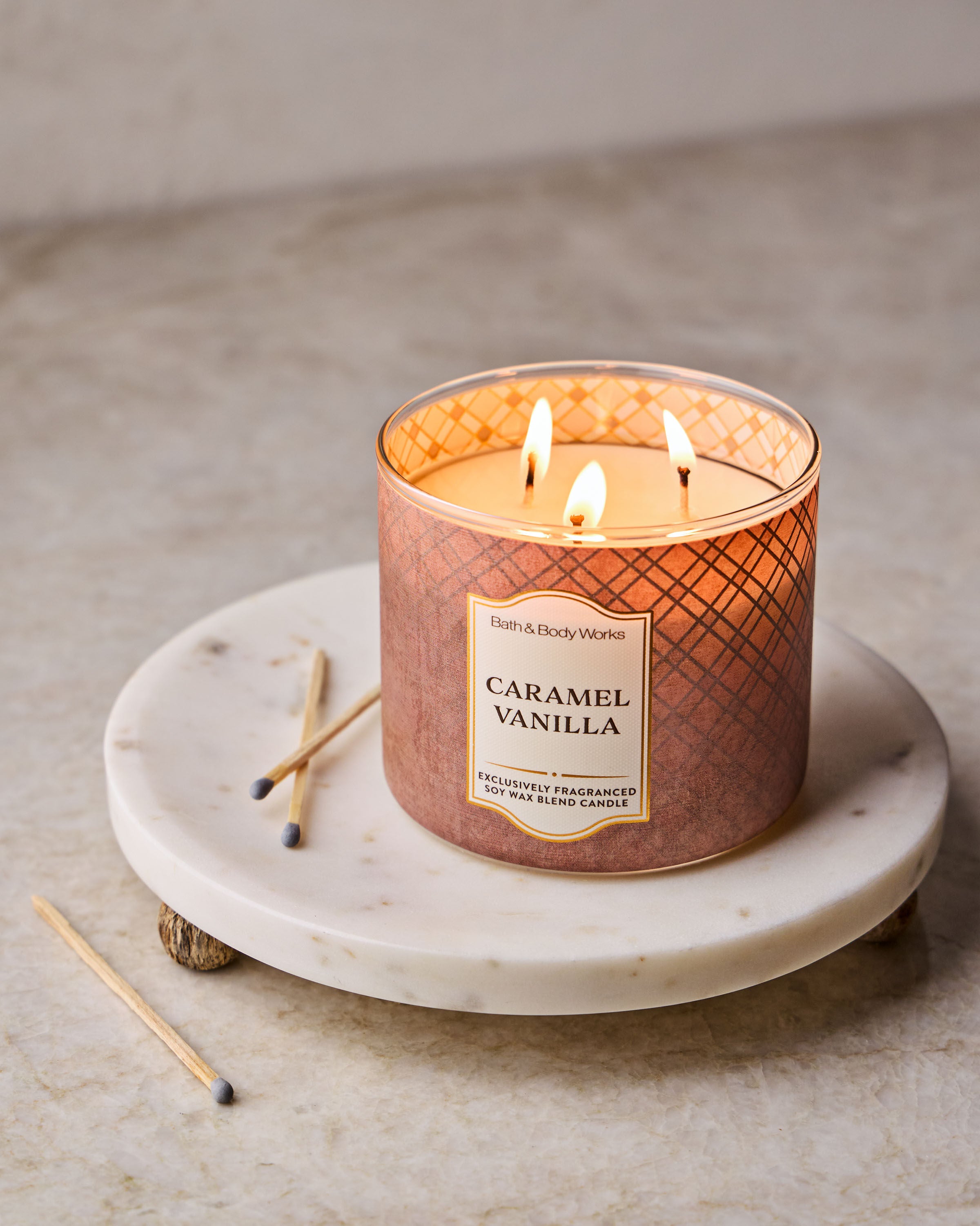 Bath & Body Works Candle - Thumbnail 3