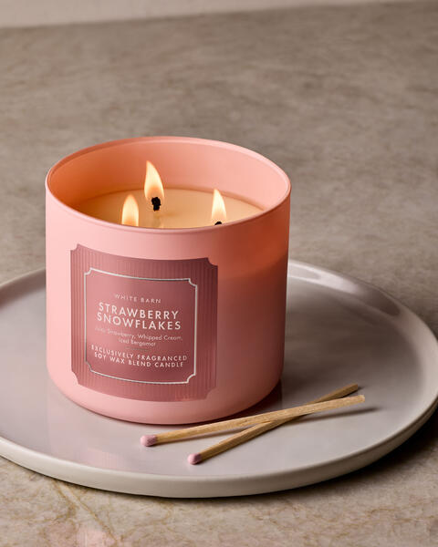 Strawberry Snowflakes 3-Wick Candle