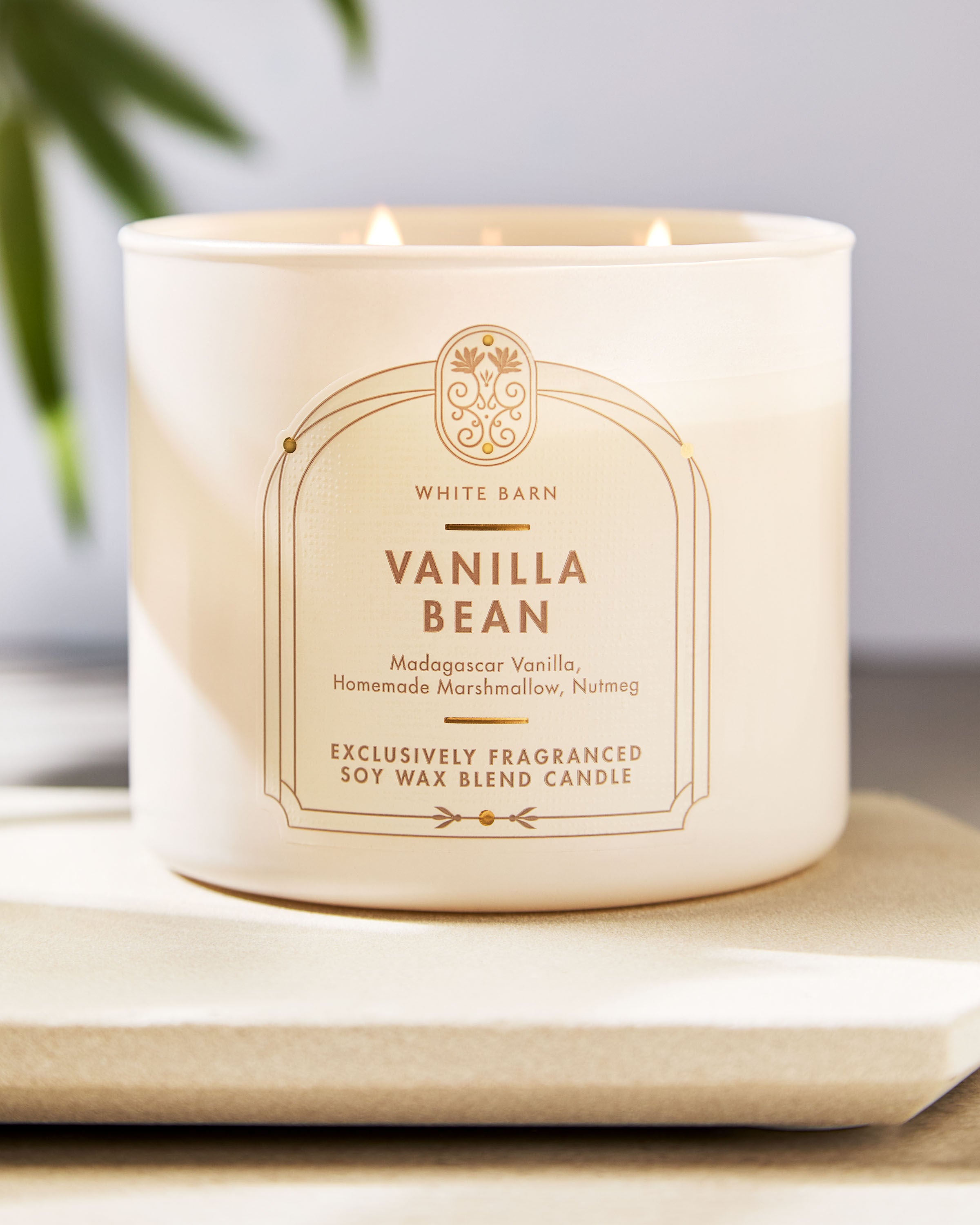 White Barn Vanilla Bean Candle - Thumbnail 2