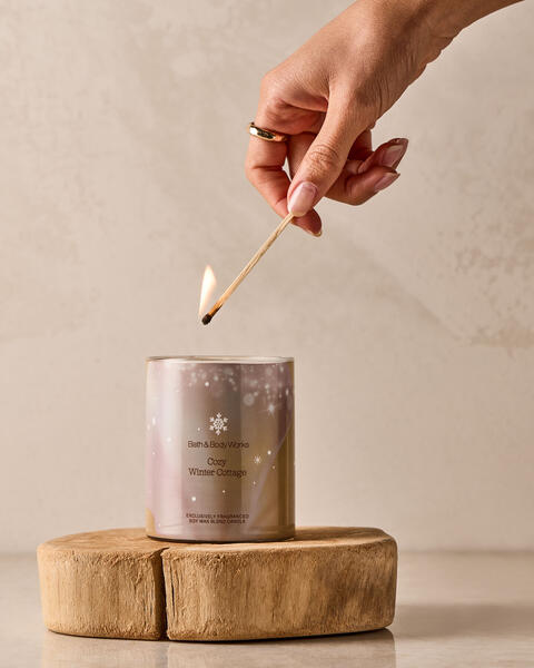 Cozy Winter Cottage Single Wick Candle