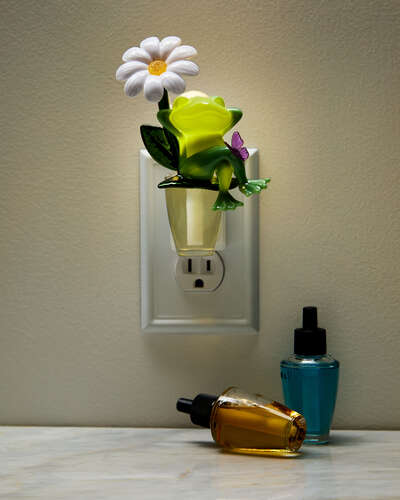 Frog with Flower Scent Control™ Nightlight Wallflowers Fragrance Plug