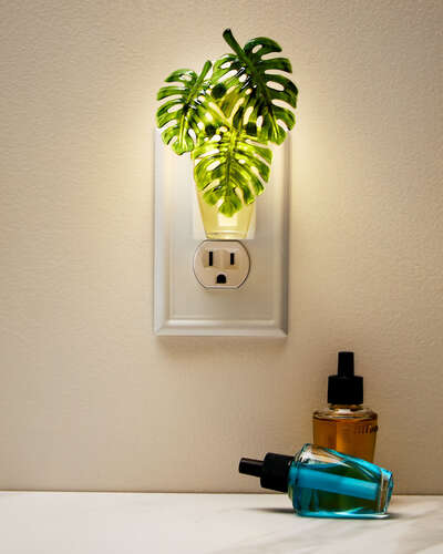 Sparkly Monstera Leaves Scent Control&trade; Nightlight Wallflowers Fragrance Plug