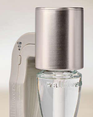 Silver Metallic Scent Control™ Wallflowers Fragrance Plug
