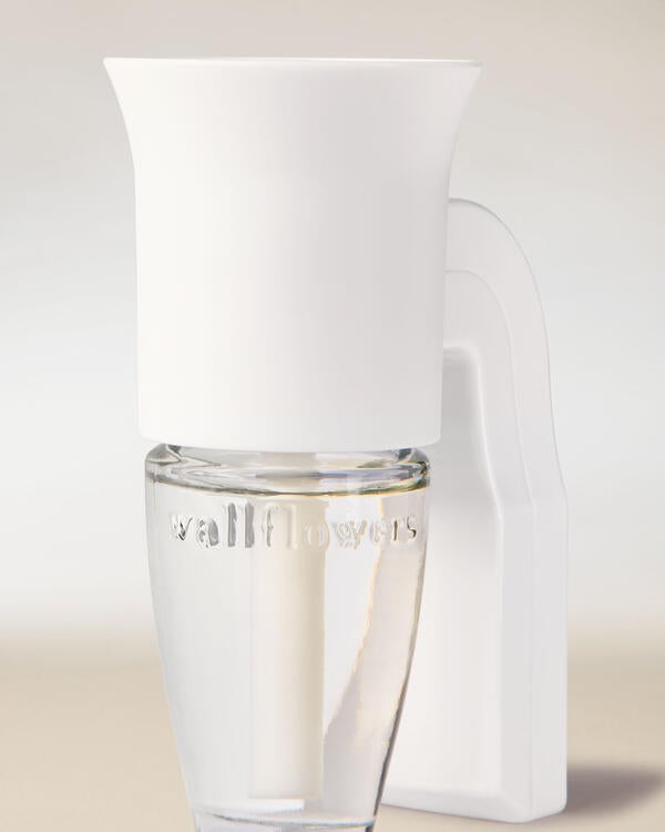 White Flare Wallflowers Fragrance Plug