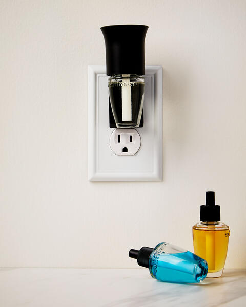 Black Flare Wallflowers Fragrance Plug