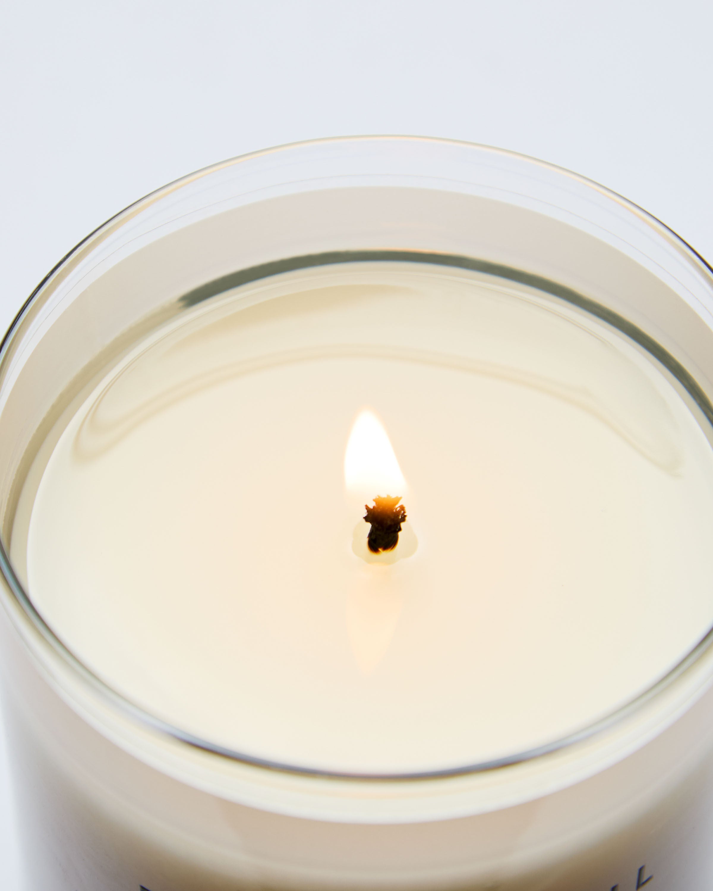 White Barn Fresh Rainfall & Linen Candle - Thumbnail 5