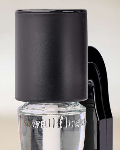 Black Scent Control&trade; Wallflowers Fragrance Plug