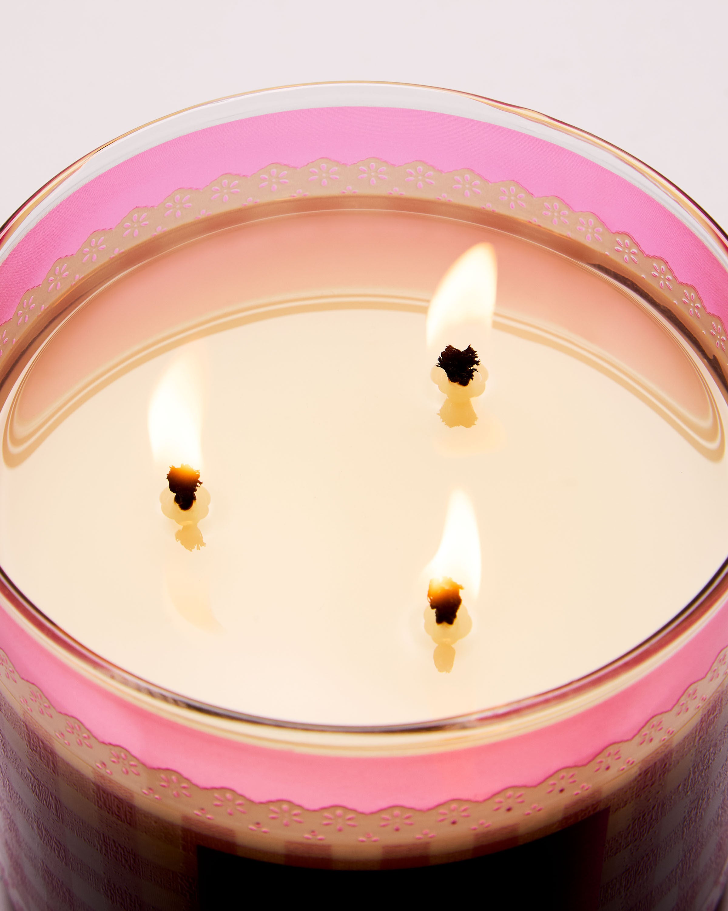 Bath & Body Works Gingham Candle - Thumbnail 4