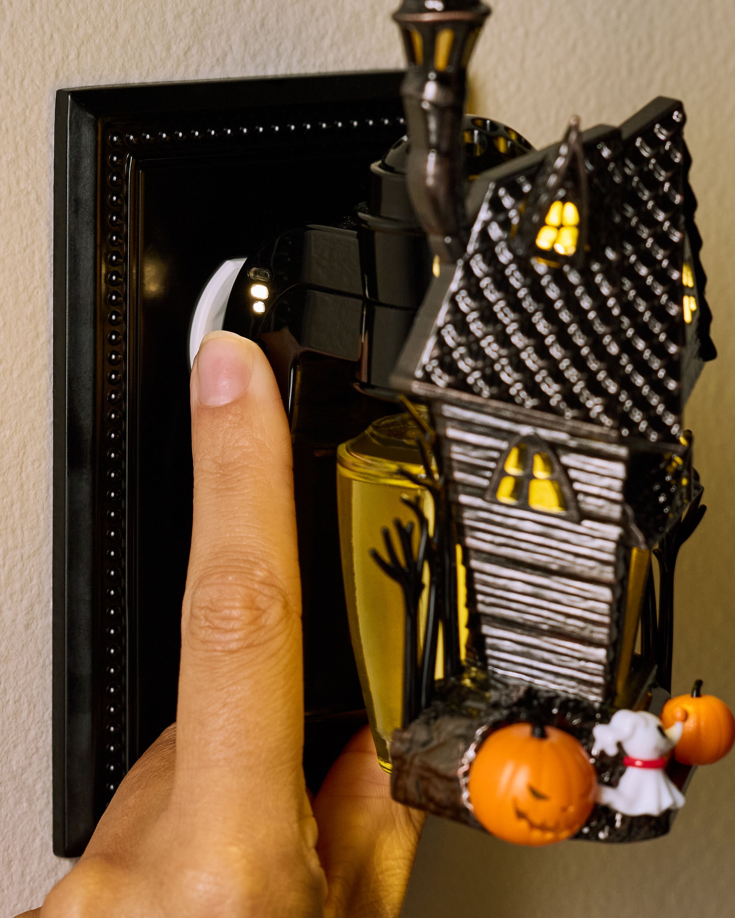 Bath & Body Works ナイトメア・ビフォア・クリスマス プラグ Jack Skellington's Home Scent Control™ Nightlight