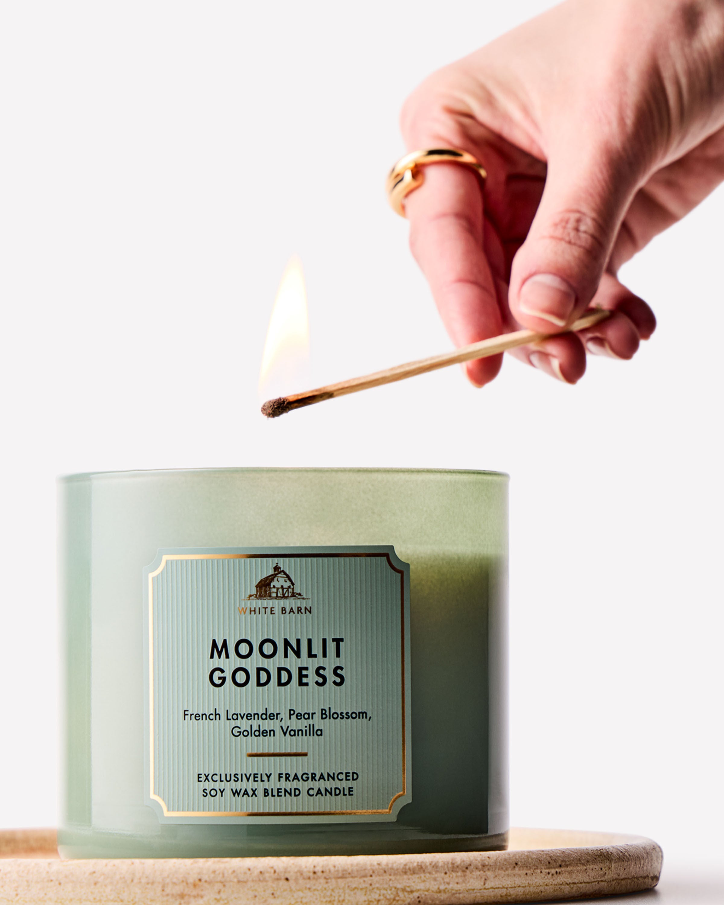 バスアンドボディワークス キャンドル ムーンリット・ゴッデス 323 Moonlit Goddess 3-Wick Candle | Bath & Body Works