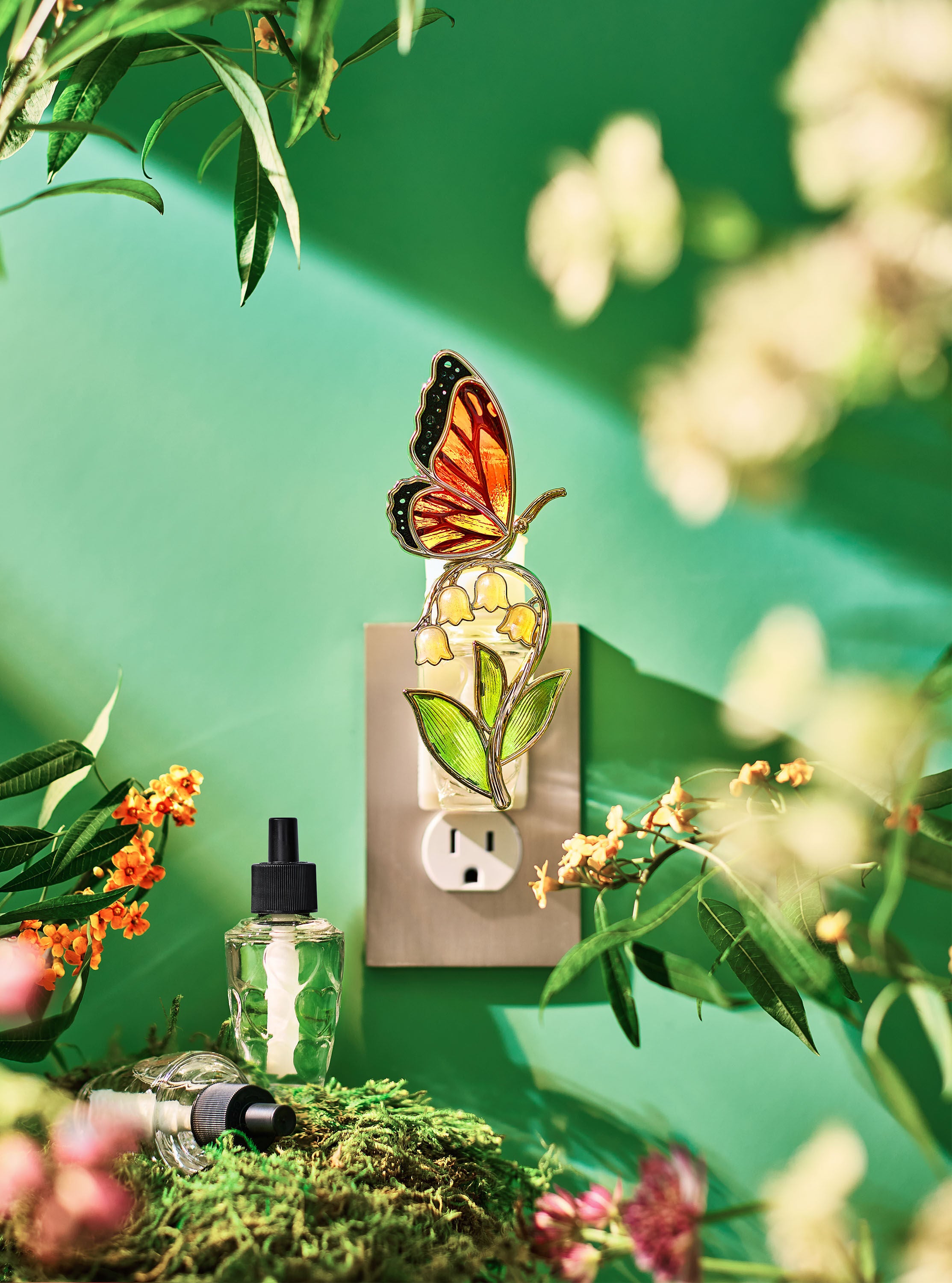 Blooming Butterfly Scent Control&trade;Nightlight Wallflowers Fragrance Plug