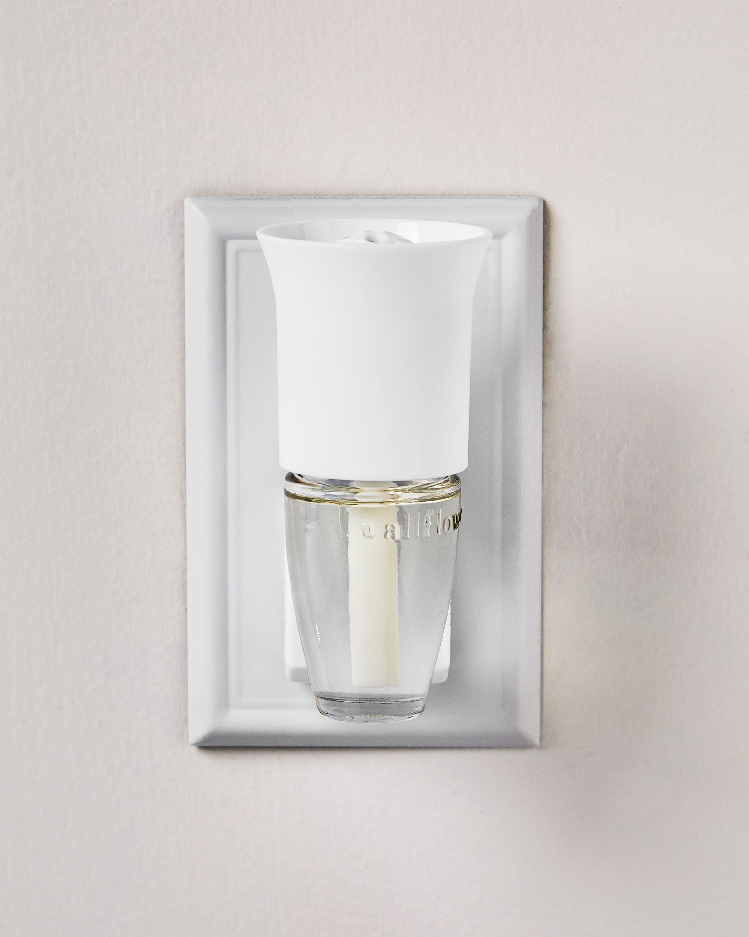 White Flare Wallflowers Fragrance Plug | Bath & Body Works