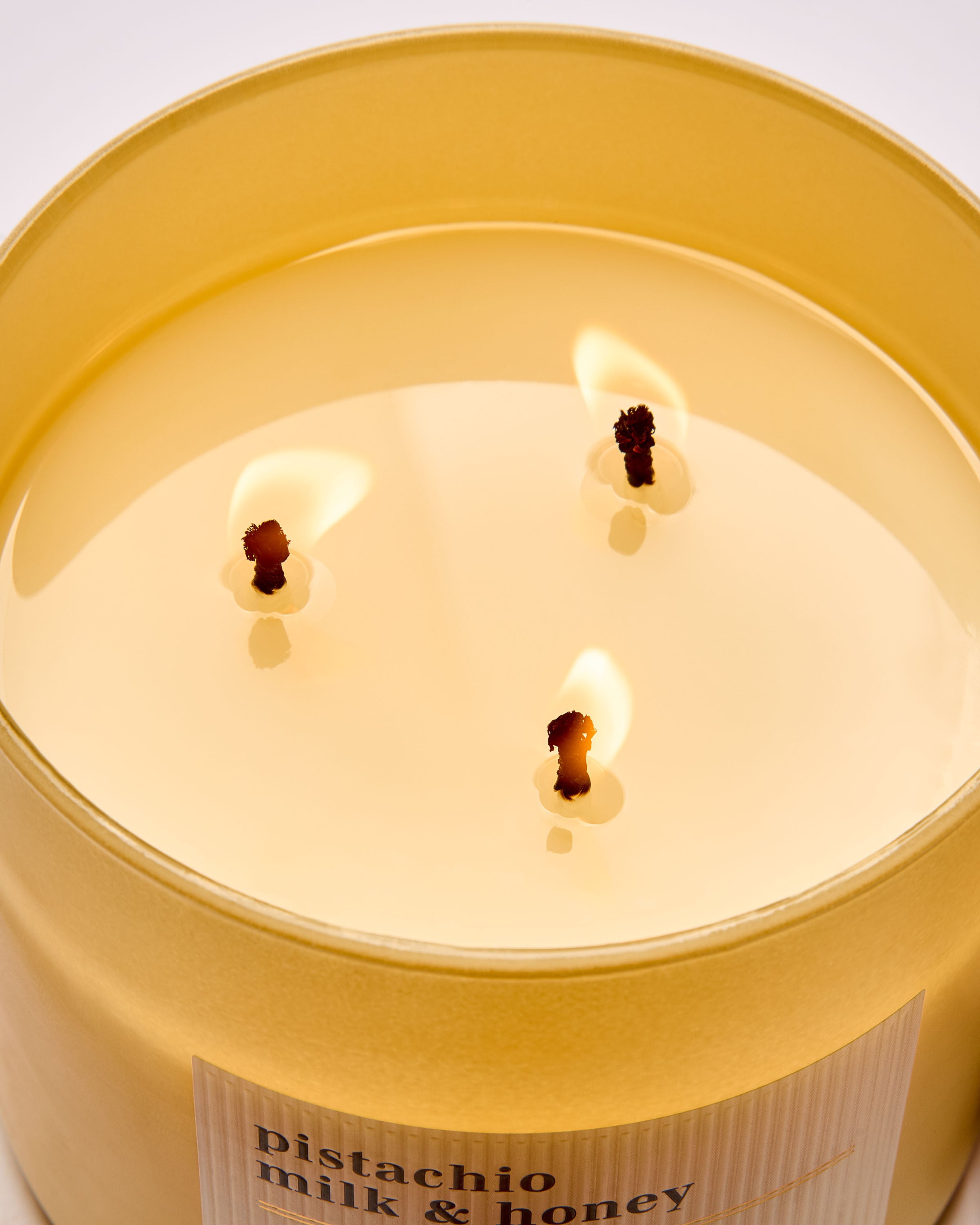 White Barn Pistachio Milk & Honey Candle - Thumbnail 5