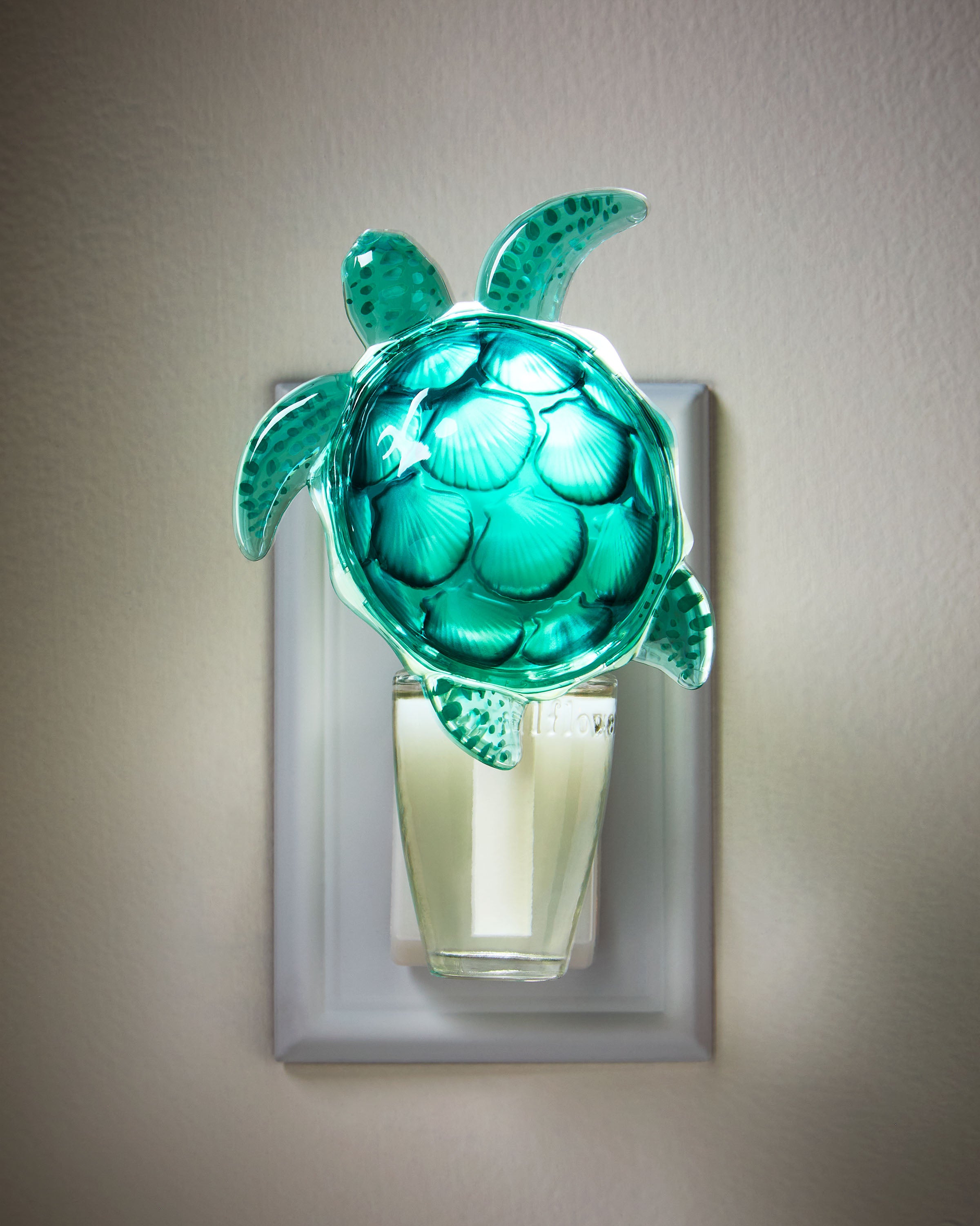 Turtle Scent Control™ Nightlight Wallflowers Fragrance Plug