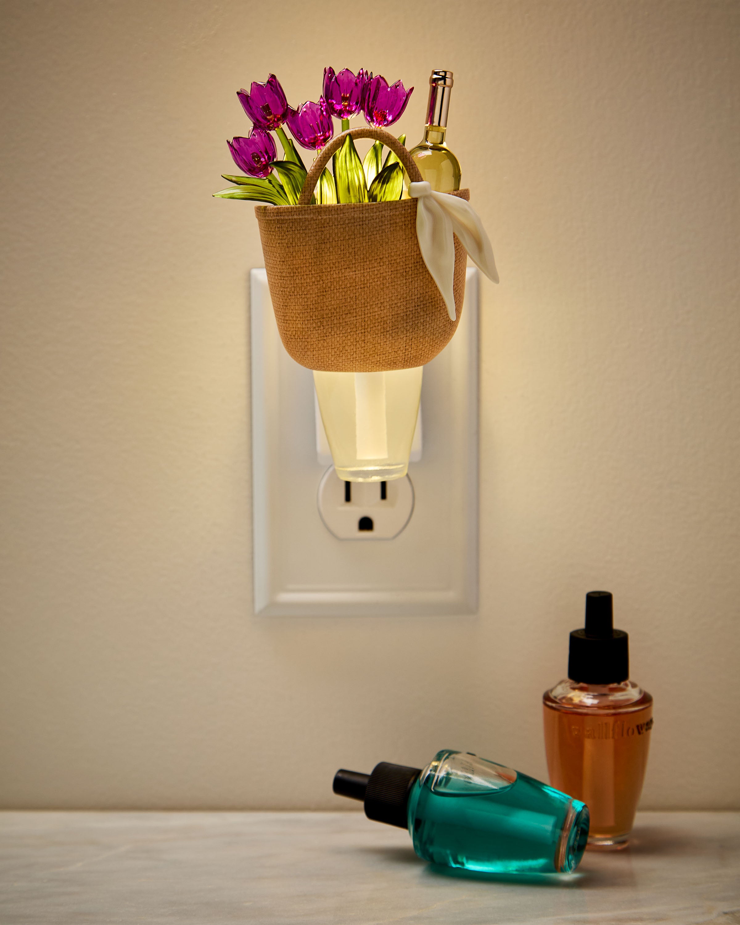 Market Tote Scent Control™ Nightlight Wallflowers Fragrance Plug
