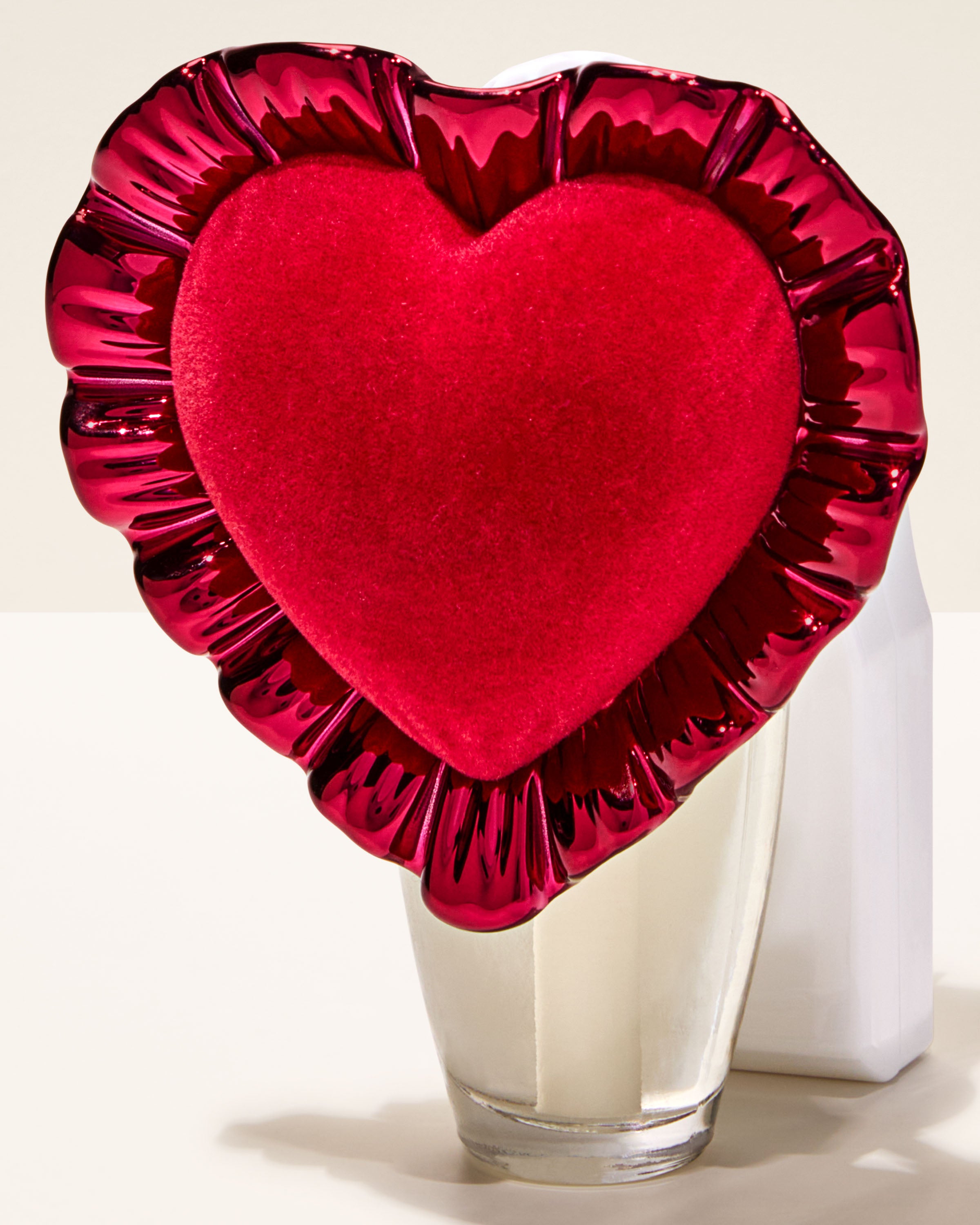 Ruffle Heart Scent Control™ Nightlight Wallflowers Fragrance Plug