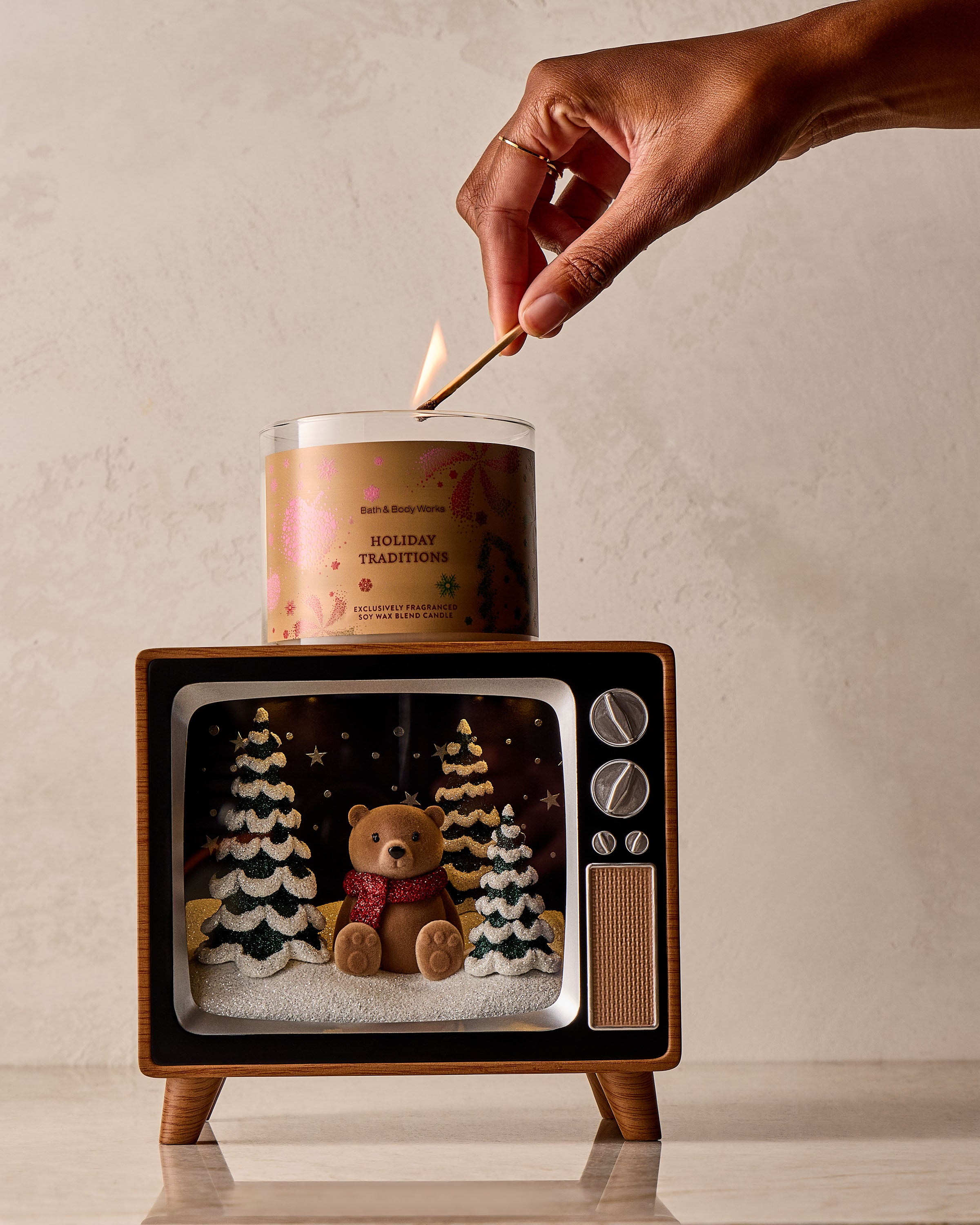 Light-Up Vintage TV Pedestal 3-Wick Candle Holder