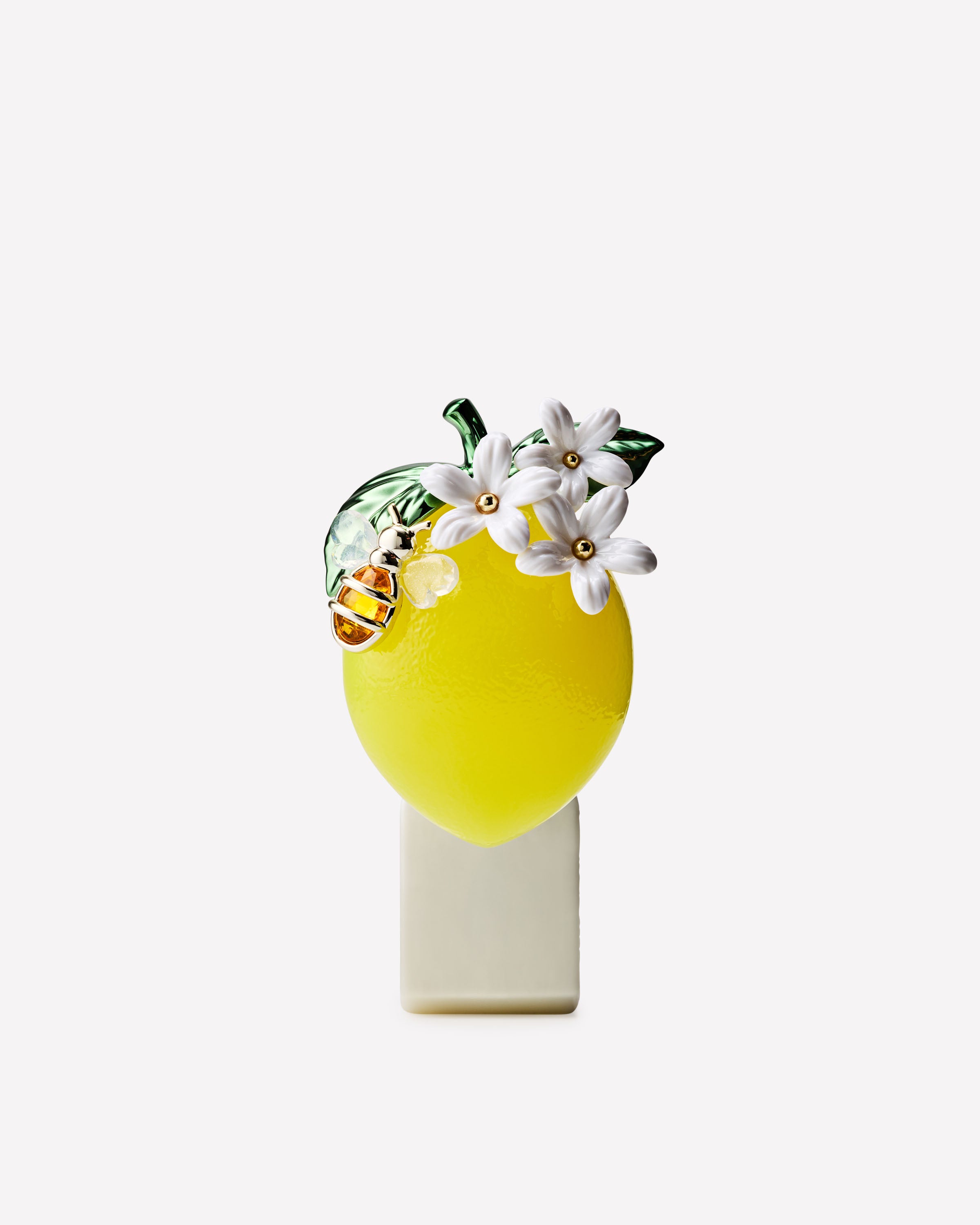 Bee on Lemon Scent Control™ Nightlight Wallflowers Fragrance Plug