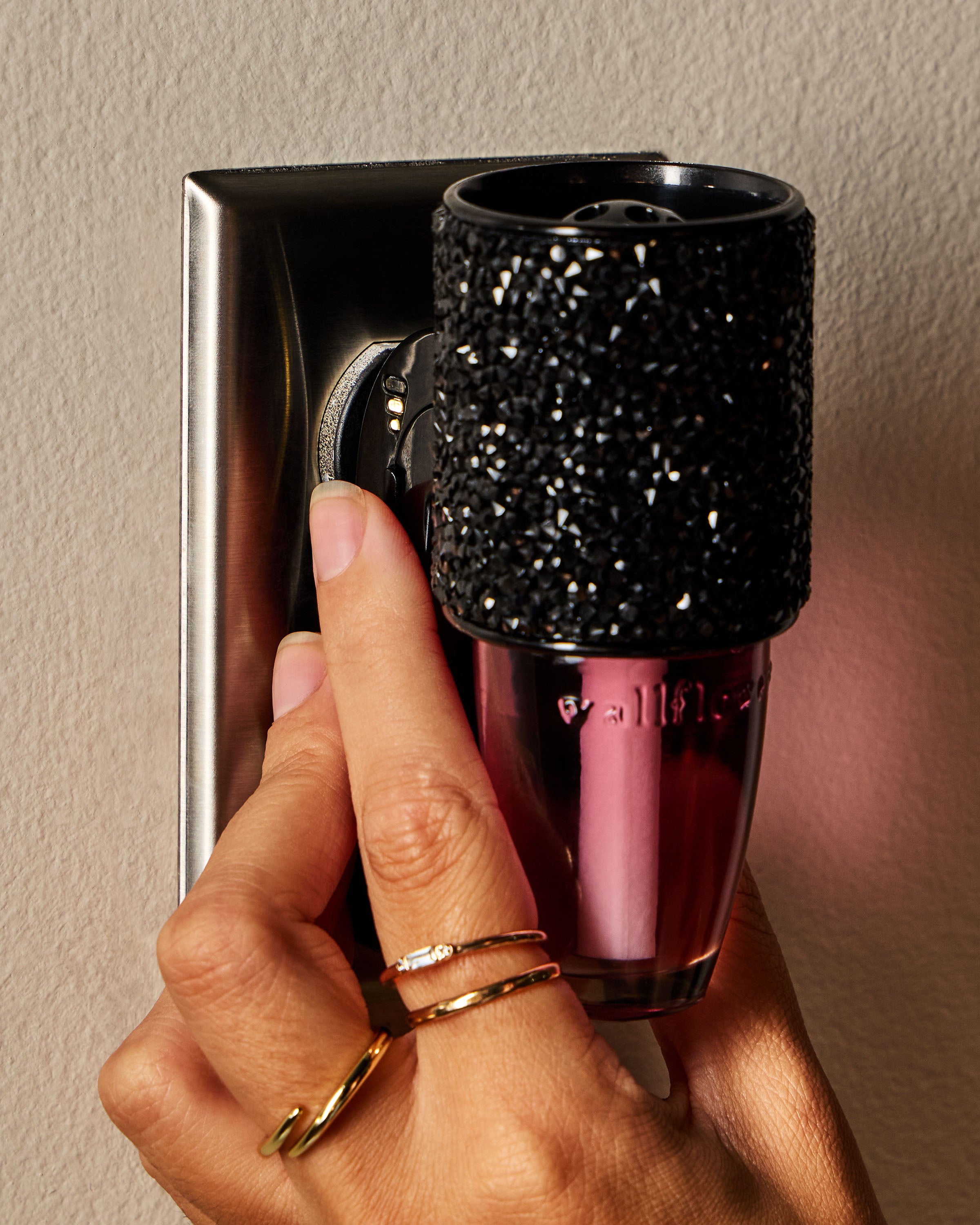 Black Sparkle Scent Control™ Wallflowers Fragrance Plug